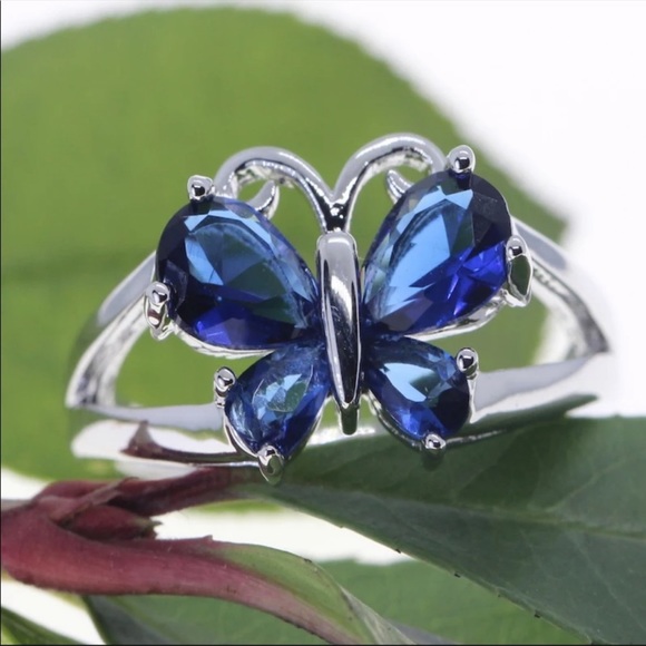 Butterfly🦋Women’s Ring - Picture 4 of 5